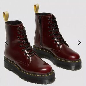 Dr. MARTEN’s VEGAN JADON Il PLATFORM BOOTS (Women’s size 6)